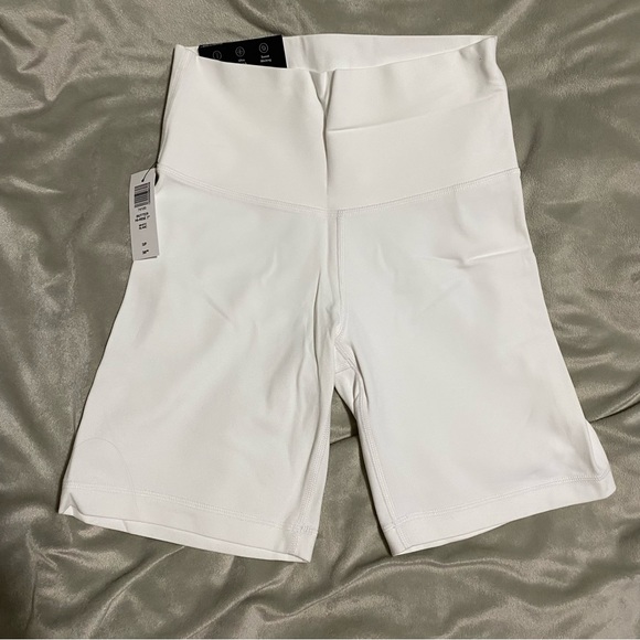 TNA atmosphere butter shorts - Picture 2 of 3